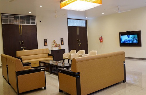 Yavatmal Hotel | Budget-Friendly Hotel Radhe Inn with Family Amenities