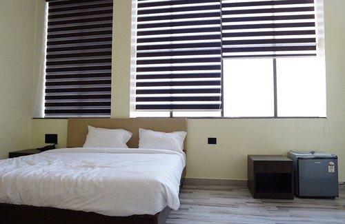 Yavatmal Hotel | Budget-Friendly Hotel Radhe Inn with Family Amenities