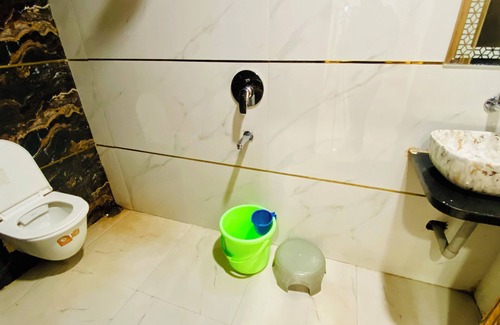 Omkareshwar Hotel | Hotel Radhe Shree