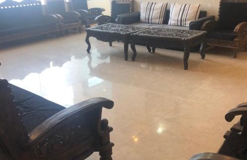 Varanasi Bed & Breakfast | Cozy Hotel Radiance Courtyard with Oceanfront Amenities
