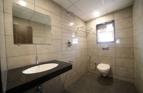 Belagavi Hotel | Cozy Hotel Rahul Palace Belagavi with Breakfast Included