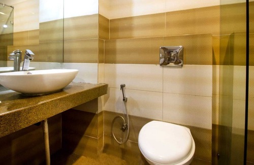 Shamshabad Hotel | Hotel Rainbow International Airport Road