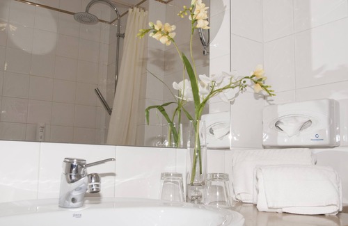 Castelo Branco Hotel | Discover Hotel Rainha D. Amelia: Arts, Leisure & Spa