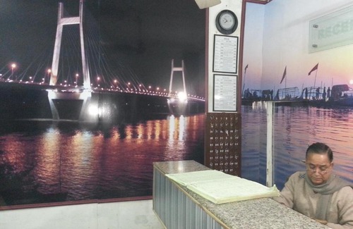Soraon Hotel | Budget-Friendly Stay at Hotel Raj With Breakfast Included