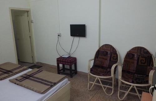Soraon Hotel | Budget-Friendly Stay at Hotel Raj With Breakfast Included