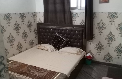 Ludhiana Hotel | Hotel Raj Mahal has Charming 6-bedroom hotel with AC and WiFi in LUDHIANA,