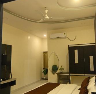 Sindhanur Hotel | Hotel Rajmahal Boarding And Lodging