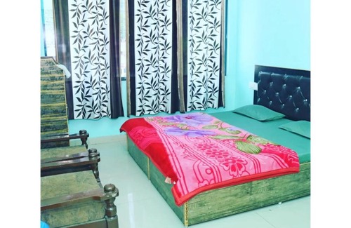 Pipalkoti House | Discover Hotel Rajput in Pipalkoti - Pet Friendly & Family Easy
