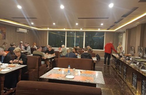 Orchha Hotel | Discover Hotel Rajwada Palace with Oceanfront Views