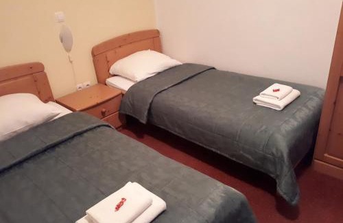 Cerknica Hotel | Pet-Friendly Hotel Rakov Skocjan with Hot Tub & Dining