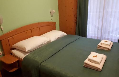 Cerknica Hotel | Pet-Friendly Hotel Rakov Skocjan with Hot Tub & Dining