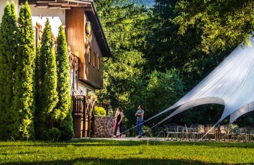 Cerknica Hotel | Pet-Friendly Hotel Rakov Skocjan with Hot Tub & Dining