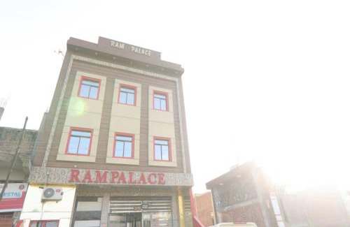 Derapur Apartment | Budget-Friendly Hotel Ram Palace: Pet & Child Friendly Stays