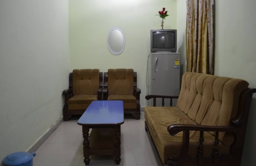 Hardoi House | Budget-Friendly Stay at Hotel Rama Palace with Breakfast