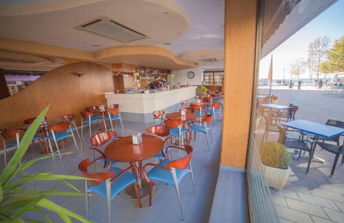 Roses Town Center Hotel | Relax at Hotel Ramblamar with Oceanfront Views & Dining