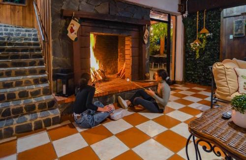 Constanza Hotel | Cozy Hotel Rancho Constanza & Cabañas de la Montaña Stay