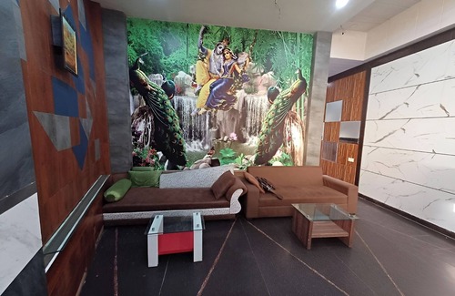 Sindhi Camp Hotel | Budget-Friendly Stay at Hotel Rashika Palace with Breakfast