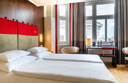 Sankt Ulrich Hotel | Beautiful Hotel Rathaus Wein & Design: Top-Rated Comfort