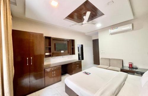 Haridwar Hotel | HOTEL RAY BAN ! HARIDWAR होटल रे बन ரே பான் ஹோட்டல் fully-Air-Conditioned-hotel, lift-wifi-and-Parking-availability near Ganga Ghaat and Mansa Devi Temple