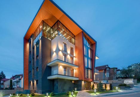 Truskavets Hotel | Idyllic Hotel Raymond: Oceanfront Views & Spa Retreat