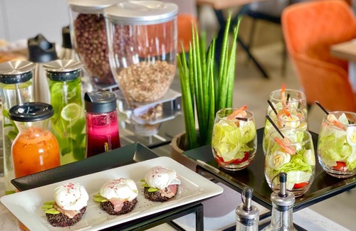 Truskavets Hotel | Idyllic Hotel Raymond: Oceanfront Views & Spa Retreat