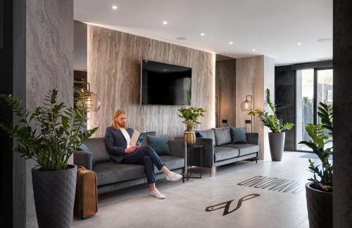 Truskavets Hotel | Idyllic Hotel Raymond: Oceanfront Views & Spa Retreat