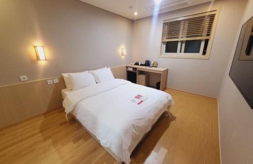 Pohang Hotel | Budget-Friendly Hotel razaB: Child-Friendly & Accessible Stay