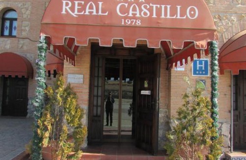 La Guardia Hotel | Pet-Friendly Hotel Real Castillo with Hot Tub & Breakfast