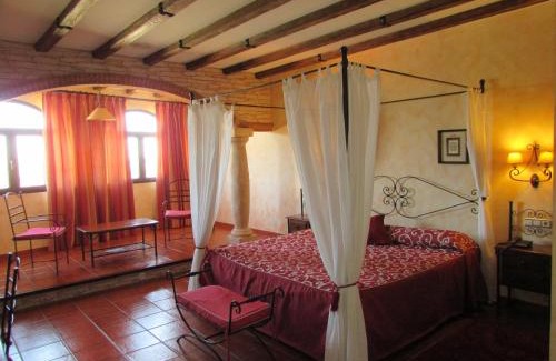 La Guardia Hotel | Pet-Friendly Hotel Real Castillo with Hot Tub & Breakfast