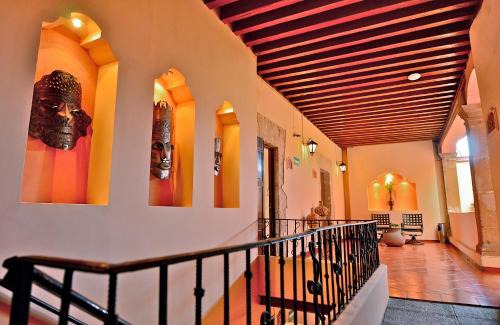 Tula de Allende Hotel | Budget-Friendly Hotel Real Catedral with Breakfast & Family Care