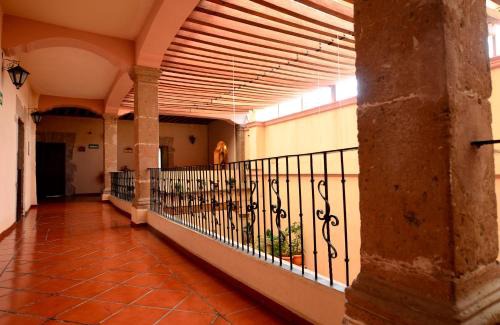 Tula de Allende Hotel | Budget-Friendly Hotel Real Catedral with Breakfast & Family Care