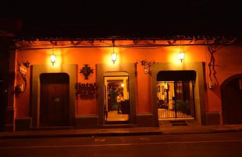 Leon Hotel | Inviting Hotel Real Leon: Family-Friendly with Great Reviews