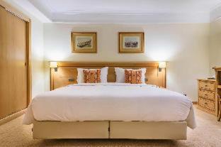 Sao Sebastiao da Pedreira Hotel | Elegant Hotel Real Palacio: 5-Star Comfort Awaits You