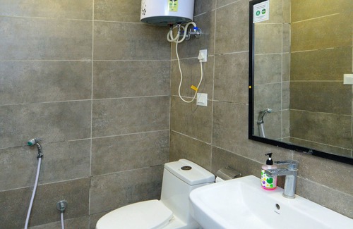 Noida Hotel | Budget-Friendly Hotel Red York with Family Amenities
