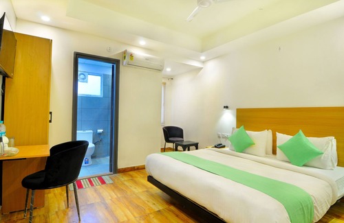 Noida Hotel | Budget-Friendly Hotel Red York with Family Amenities