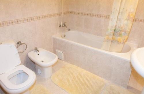 Agueda Hotel | Relax at Residencial O TRINDADE with Pool and Dining