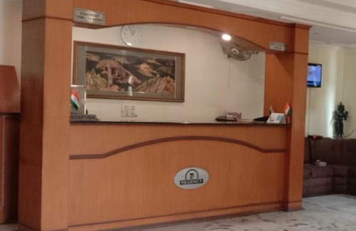 Rakabganj Hotel | Affordable Hotel Regency By WB Inn - Family & Accessible Stays