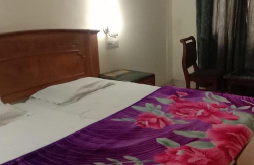 Rakabganj Hotel | Affordable Hotel Regency By WB Inn - Family & Accessible Stays
