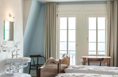 Murren Hotel | Discover Hotel Regina: Pet-Friendly with Breakfast Included