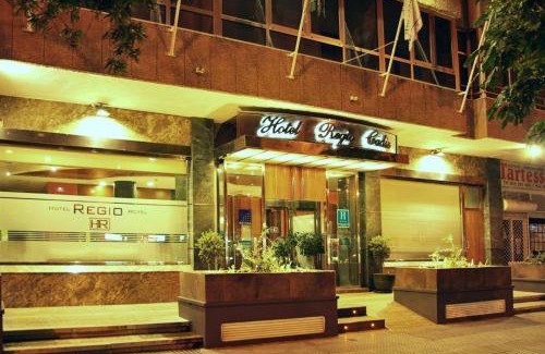Cadiz Hotel | Elegant Hotel Regio Cádiz: Family-Friendly with Dining Options