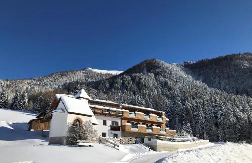 Nauders Hotel | Unforgettable Stay at Hotel Regnum Zegg - Oceanfront Bliss