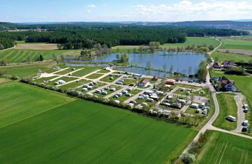 Gunzenhausen House | Pet-Friendly Retreat at Hotel Reich am Schnackensee