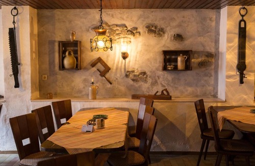 Krov House | Welcoming Hotel Reichsschenke Zum Ritter Götz "Garni" Stay