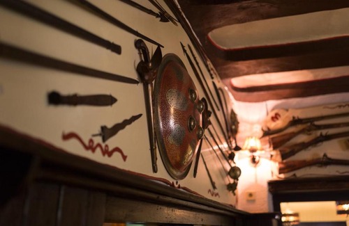 Krov House | Welcoming Hotel Reichsschenke Zum Ritter Götz "Garni" Stay