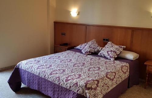 Lleida Hotel | Pet-Friendly Getaway at Hotel Reina Isabel with Pool Access