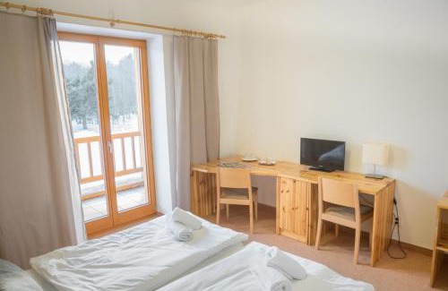 Bela pod Bezdezem Hotel | Relaxing Getaway at Hotel Relax Vrchbela - Pet Friendly Stay