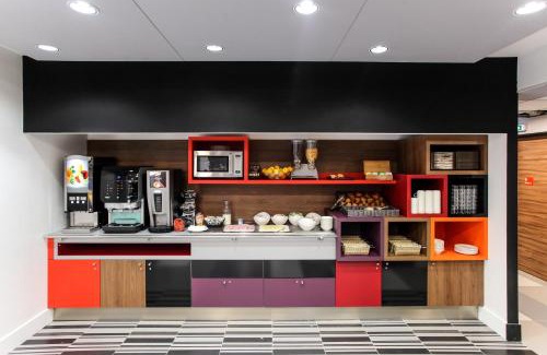 Bagnolet Hotel | Comfortable Stays at Hotel Reseda - Pet Friendly & Family Ready