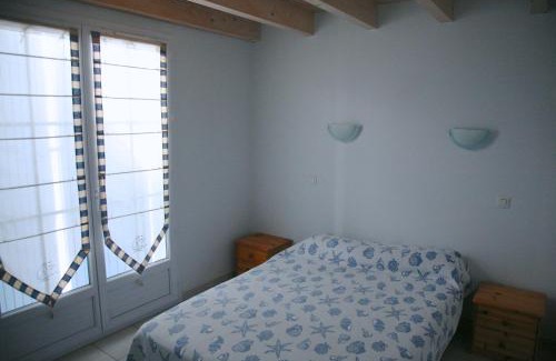 Le Grand-Village-Plage Apartment | Inviting Hotel Residence Les Alizes with Oceanfront Pool