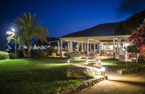 Villaggio Mandorli House | Discover Hotel Residence Cormoran: Relax by the Ocean