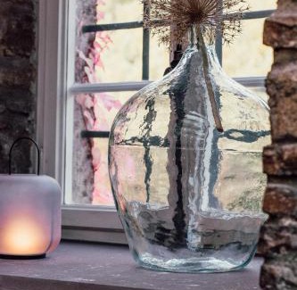 Steinbach Hotel | Inviting Hotel Residenz im Schloss Neuweier with Family Amenities